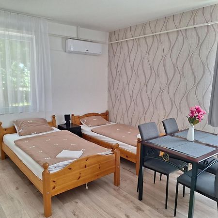 Nikolett Apartman Hajdúszoboszló Exterior foto