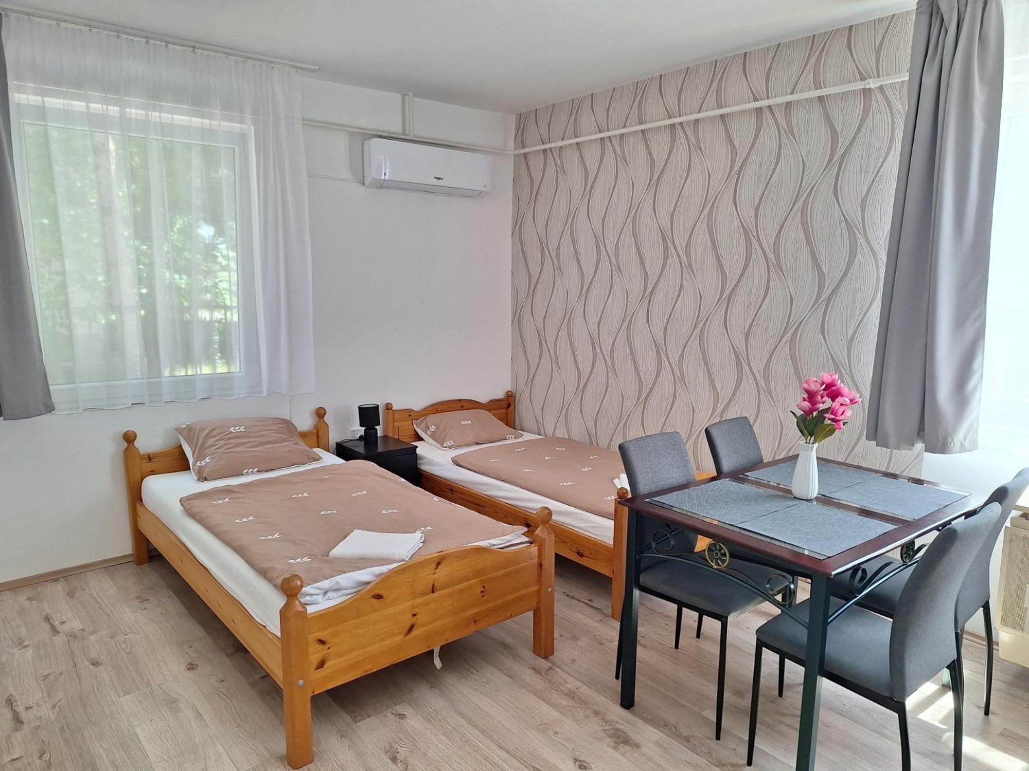 Nikolett Apartman Hajdúszoboszló Exterior foto