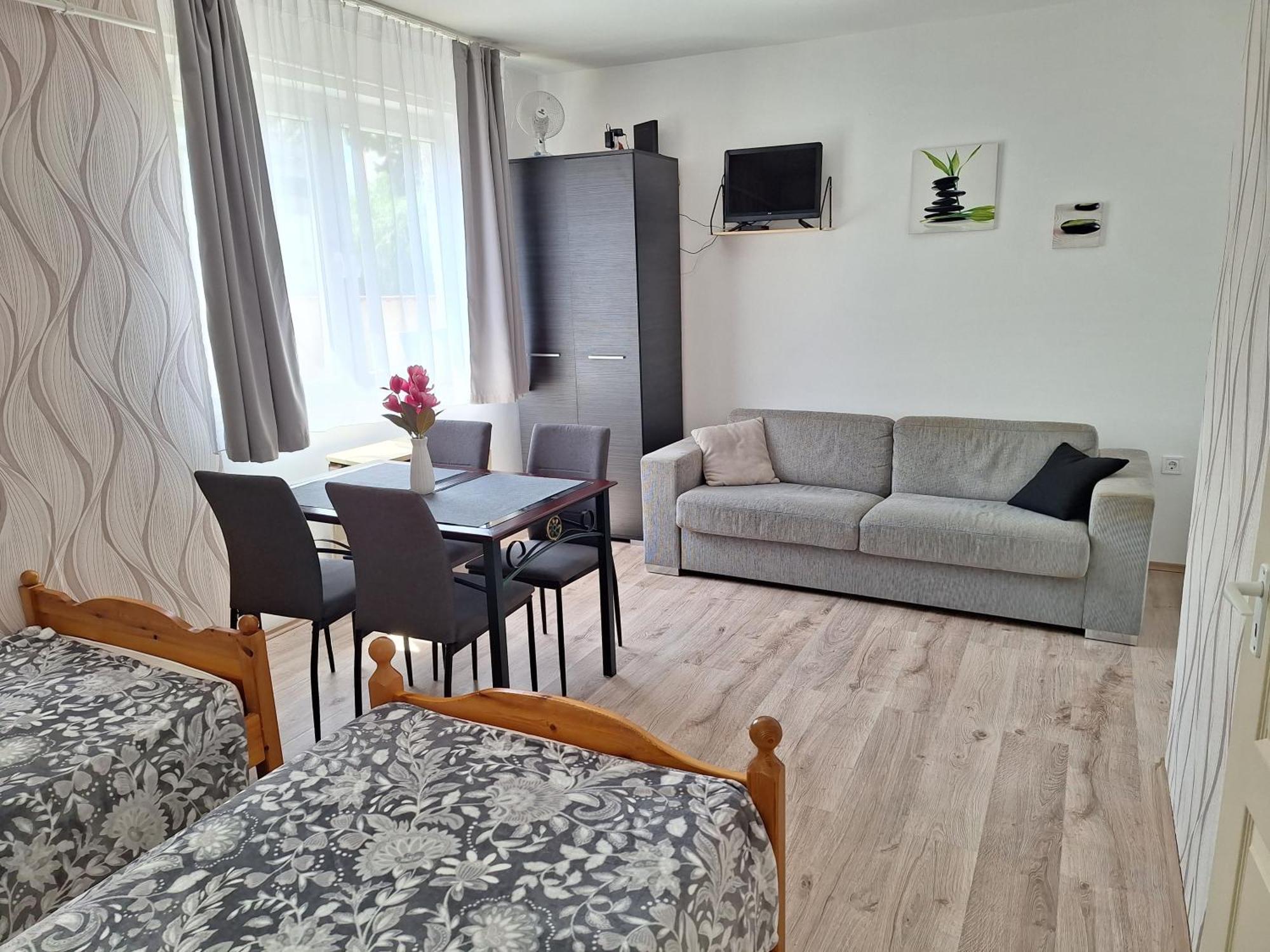 Nikolett Apartman Hajdúszoboszló Exterior foto