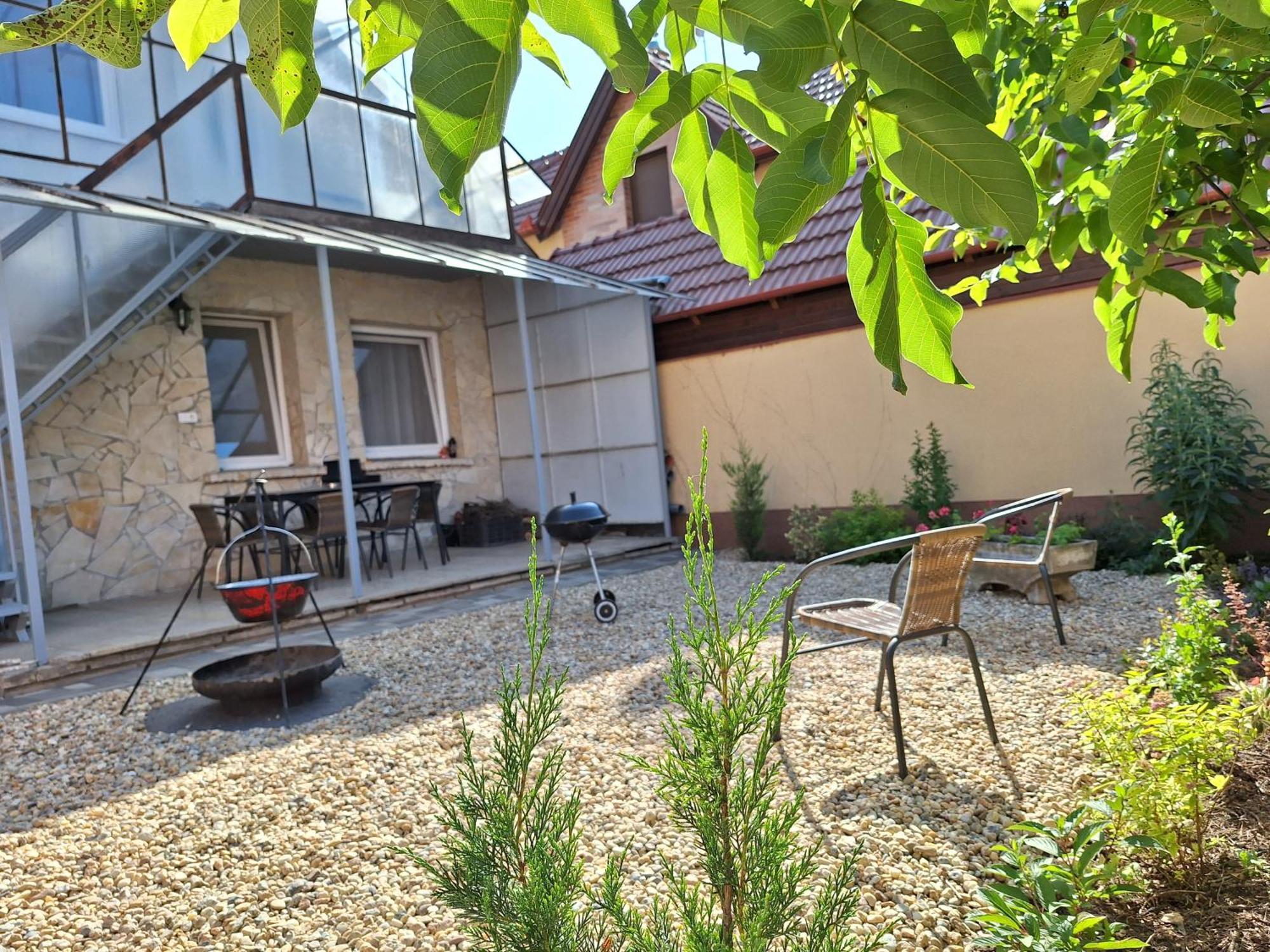 Nikolett Apartman Hajdúszoboszló Exterior foto